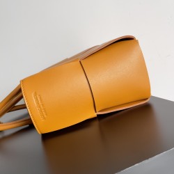 Bottega Veneta Arco Tote Size：30*20*11.5cm