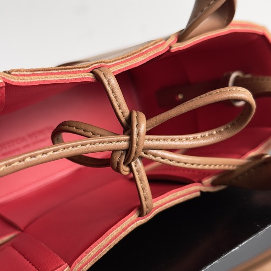 Bottega Veneta Mini Arco Tote