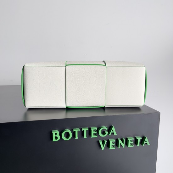 Bottega Veneta Arco Tote Size：30*20*11.5cm