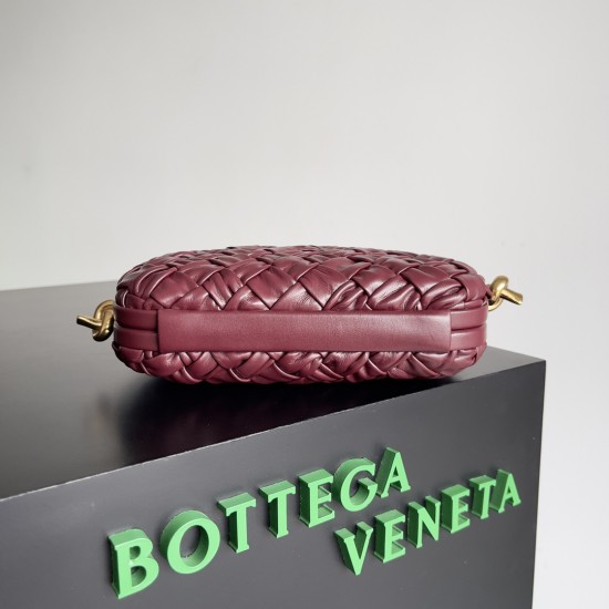 BottegaVeneta Knot On Strap Dinner Package Size: 20.5*6*12.5CM