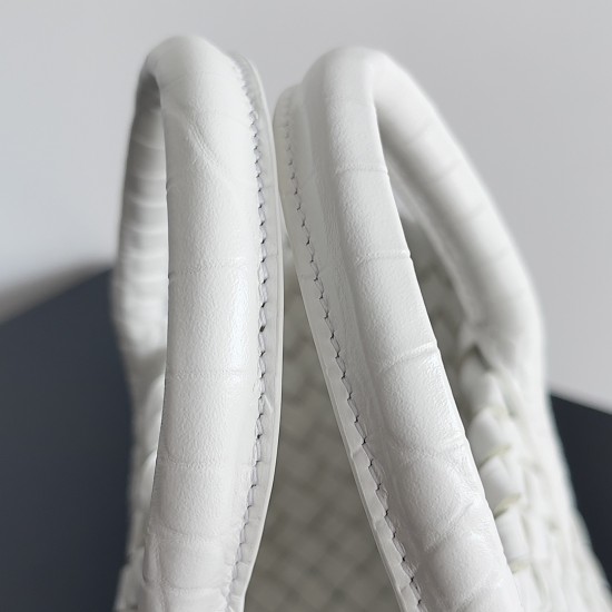 Bottega Veneta Mini Cabat