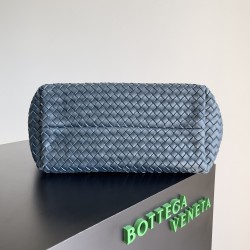Bottega Veneta Medium Cabat