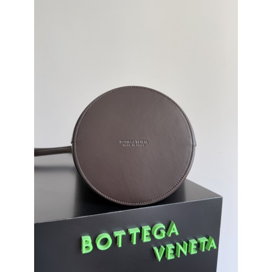 Bottega Veneta Liberta Bucket