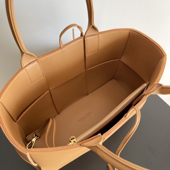 Bottega Veneta Arco Tote Size：30*20*11.5cm
