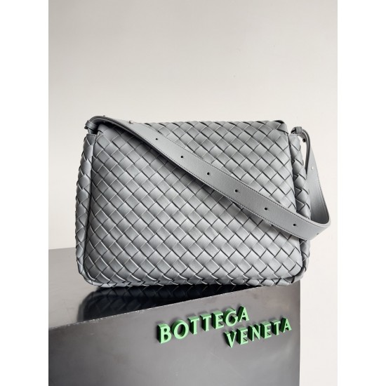 Bottega Veneta Cobble