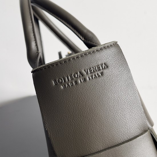 Bottega Veneta Arco Tote