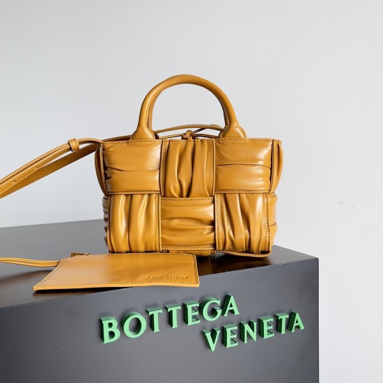 Bottega Veneta Mini Arco Tote Bottega Veneta Mini Arco Tote