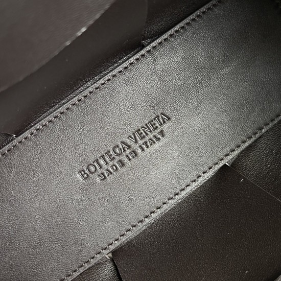 Bottega Veneta Mini Arco Tote