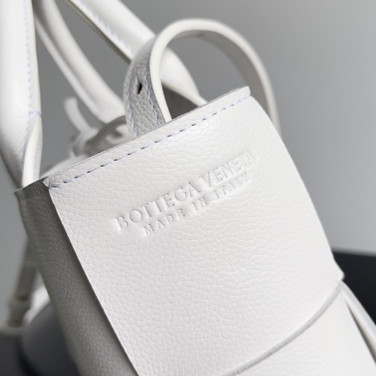 Bottega Veneta Mini Arco Tote