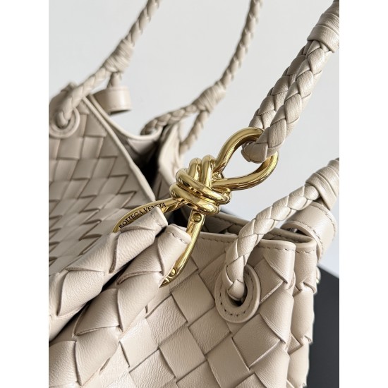 Bottega Veneta Medium Parachute