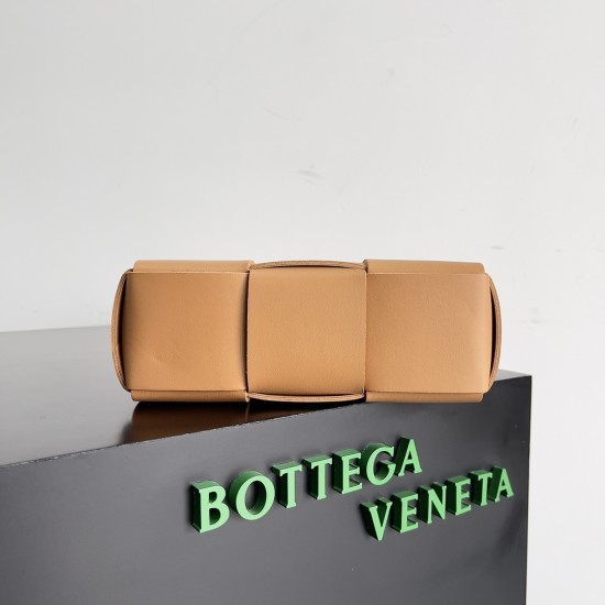 Bottega Veneta Mini Arco Tote