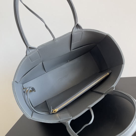Bottega Veneta Arco Tote Size：30*20*11.5cm