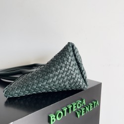 Bottega Veneta Medium Cabat