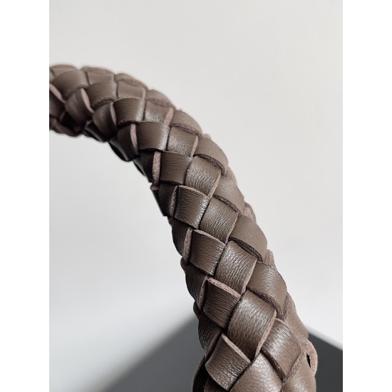 Bottega Veneta Cabat Bucket