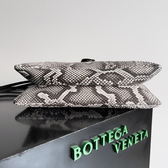 Bottega Veneta Liberta