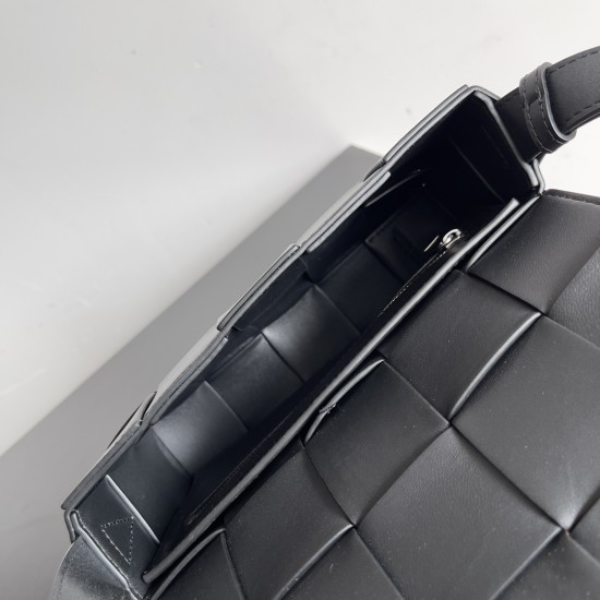 Bottega Veneta Cassette