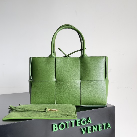 Bottega Veneta Arco Tote Size：30*20*11.5cm