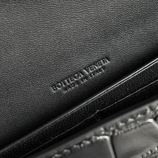 Bottega Veneta Andiamo Clutch