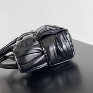 Bottega Veneta Mini Arco Tote