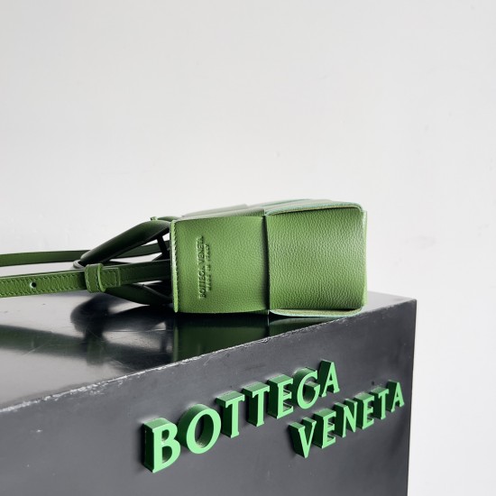 Bottega Veneta Mini Arco Tote