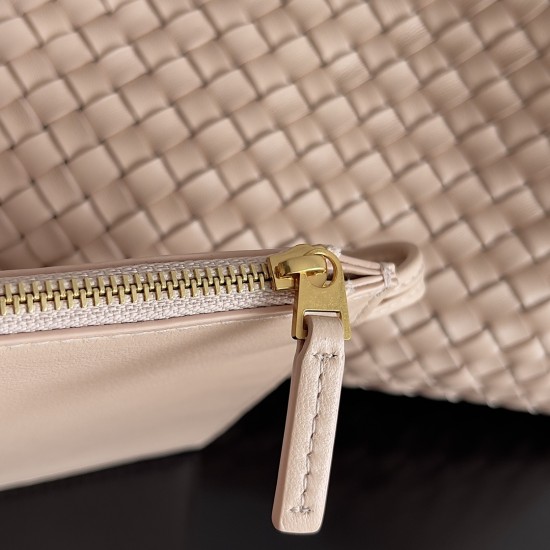 Bottega Veneta Medium Cabat