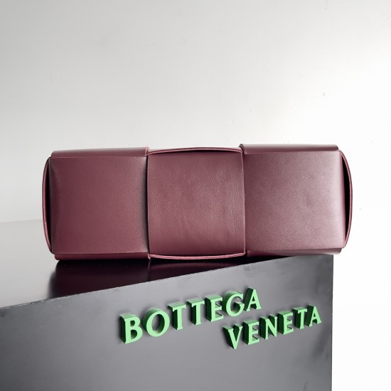Bottega Veneta Arco Tote Size：30*20*11.5cm