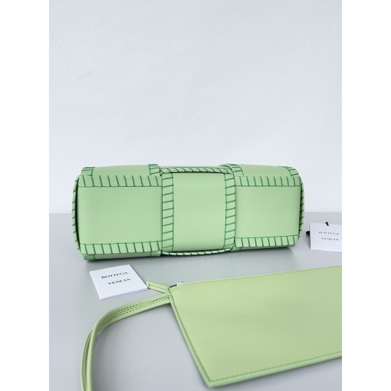 Bottega Veneta Arco Tote Size：30*20*11.5cm