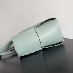 Bottega Veneta Arco Tote Size：30*20*11.5cm
