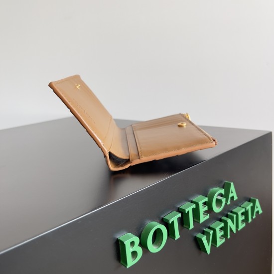 Bottega Veneta Intrecciato Medium Bi-Fold Wallet