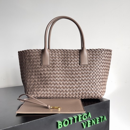 Bottega Veneta Medium Cabat