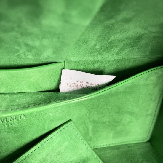 Bottega Veneta Arco Tote Size：30*20*11.5cm