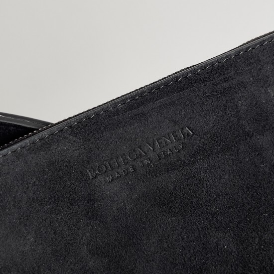 BottegaVeneta Large Arco Tote Bag