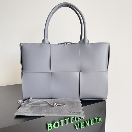Bottega Veneta Arco Tote Bag