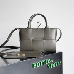 Bottega Veneta Arco Tote