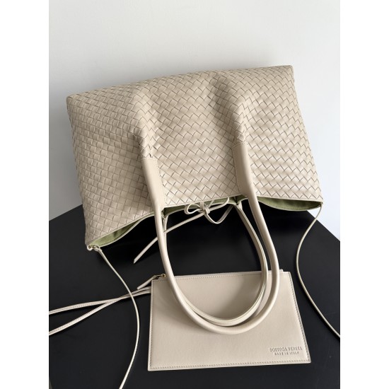 Bottega Veneta Pinacoteca
