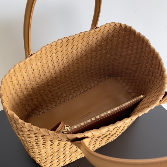 Bottega Veneta Medium Cabat