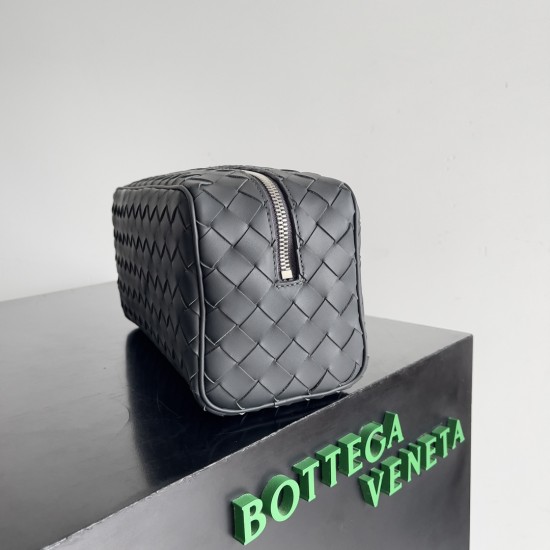 Bottega Veneta Intrecciato Travel Pouch