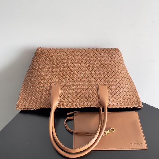 Bottega Veneta Medium Cabat
