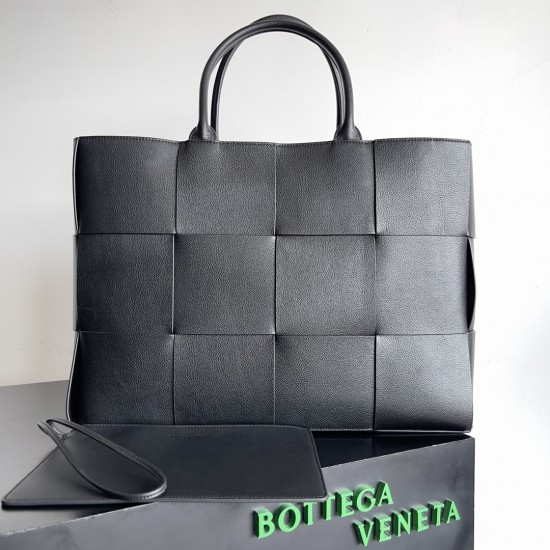BottegaVeneta Large Arco Tote Bag