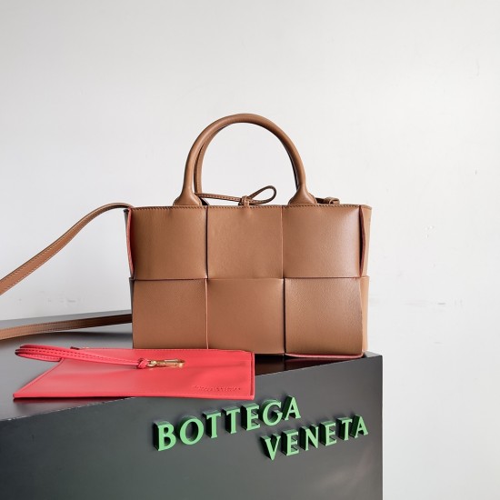 Bottega Veneta Arco Tote