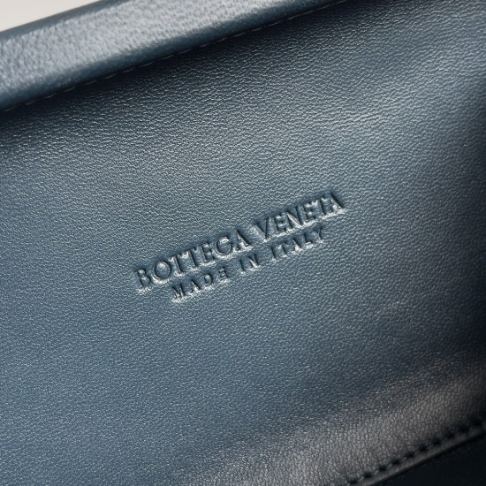 BottegaVeneta Knot Dinner bag