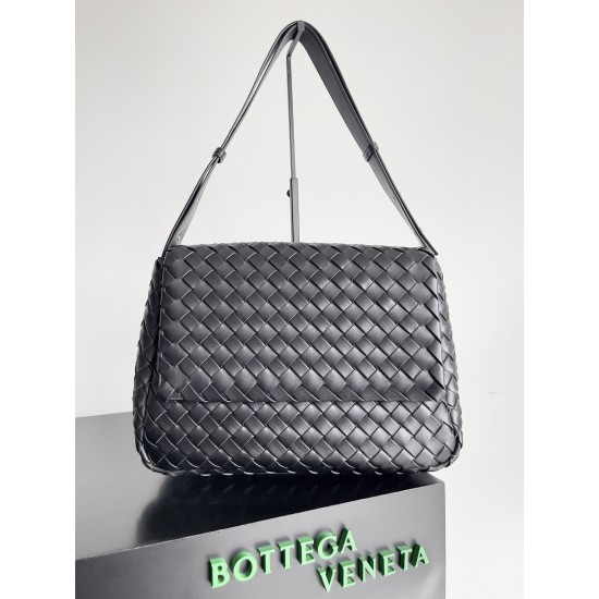 Bottega Veneta Cobble