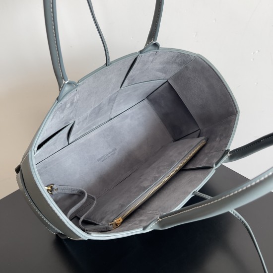Bottega Veneta Arco Tote Bag