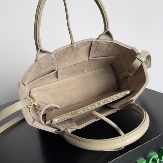 Bottega Veneta Arco Tote