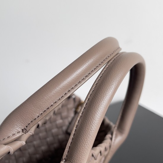 Bottega Veneta Mini Cabat