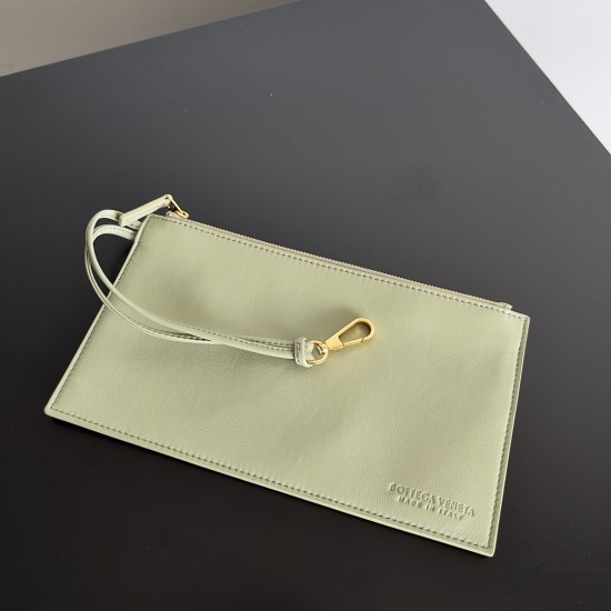 Bottega Veneta Medium Cabat