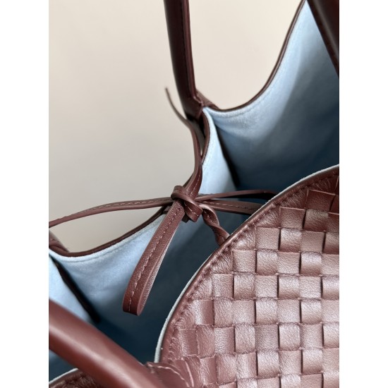 Bottega Veneta Pinacoteca