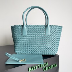 Bottega Veneta Medium Cabat