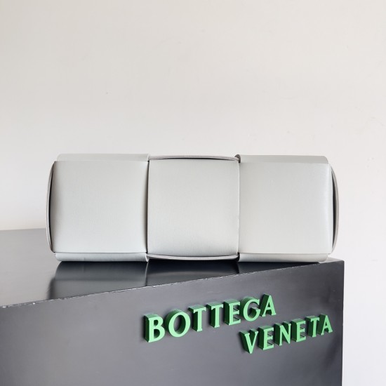 Bottega Veneta Arco Tote Size：30*20*11.5cm
