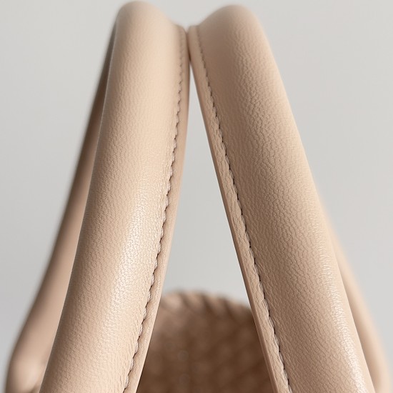 Bottega Veneta Medium Cabat